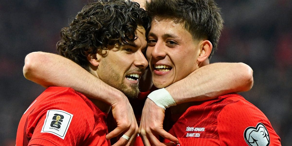 Kosovo și Turcia se luptă pentru un loc la Cupa Mondială 2026 Stadiumi Fadil Vokrri din Kosovo va găzdui marți seară finala play-off-ului pentru calificarea la Cupa Mondială FIFA 2026, cu o miză uriașă: un loc la turneul final