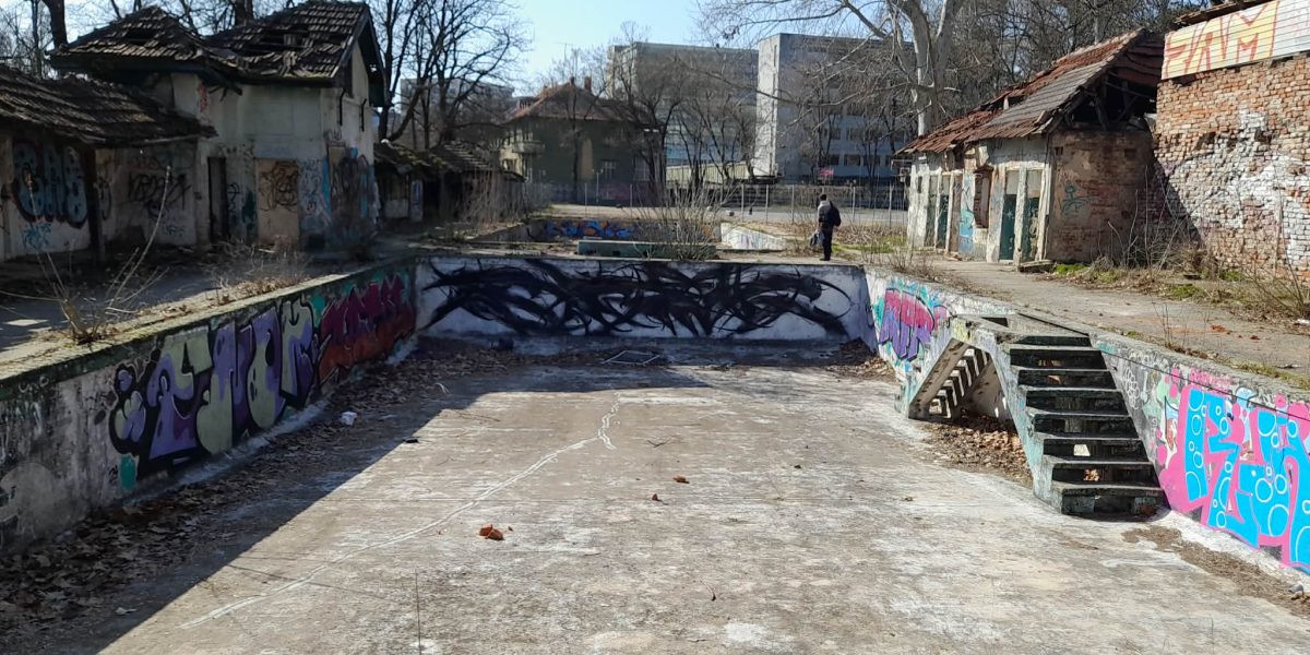 Ștrandul „Uszoda” din Timișoara, simbol al orașului, renaște din ruine Băile Populare din Timișoara, cunoscute de generații întregi sub numele de „Uszoda”, fondate în 1926, se pregătesc pentru o renaștere