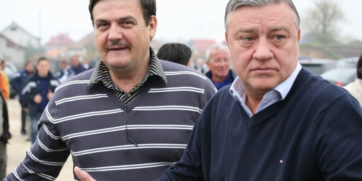 Scandaluri fără sfârșit în Superligă: Arbitraje dubioase și suspiciuni de culise Finalul de sezon din Superligă este marcat de o atmosferă tensionată, dominată de suspiciuni privind corectitudinea arbitrajelor și posibile jocuri de culise