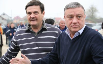 Scandaluri fără sfârșit în Superligă: Arbitraje dubioase și suspiciuni de culise Finalul de sezon din Superligă este marcat de o atmosferă tensionată, dominată de suspiciuni privind corectitudinea arbitrajelor și posibile jocuri de culise