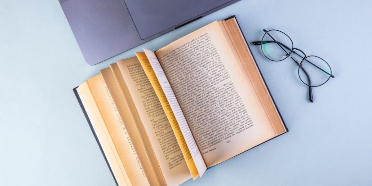 Libris.ro lansează Cotor, primul librar virtual inteligent din România Libris.ro, una dintre cele mai mari librării online din România, a anunțat lansarea lui Cotor, un chatbot bazat pe inteligență artificială (AI) dedicat recomandărilor de carte