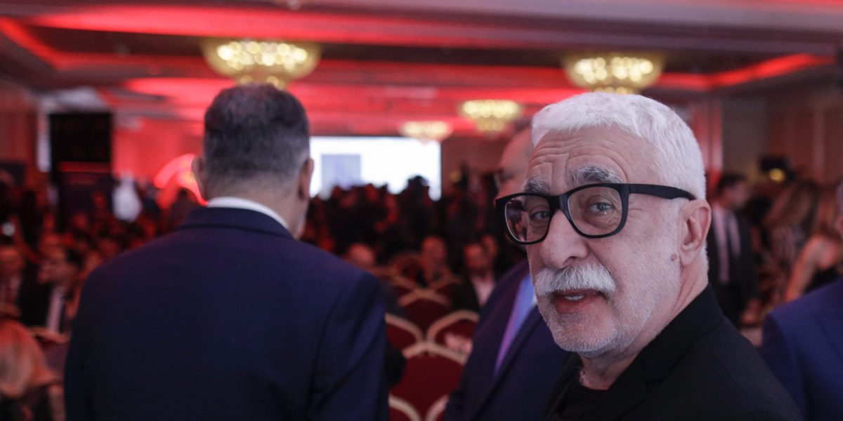 Adrian Sârbu scapă de acuzațiile de evaziune fiscală: Dosarul, restituit și prescris Curtea de Apel București a respins apelurile și a confirmat decizia Tribunalului București de a invalida dosarul de evaziune fiscală în care era implicat fostul mogul media, Adrian Sârbu