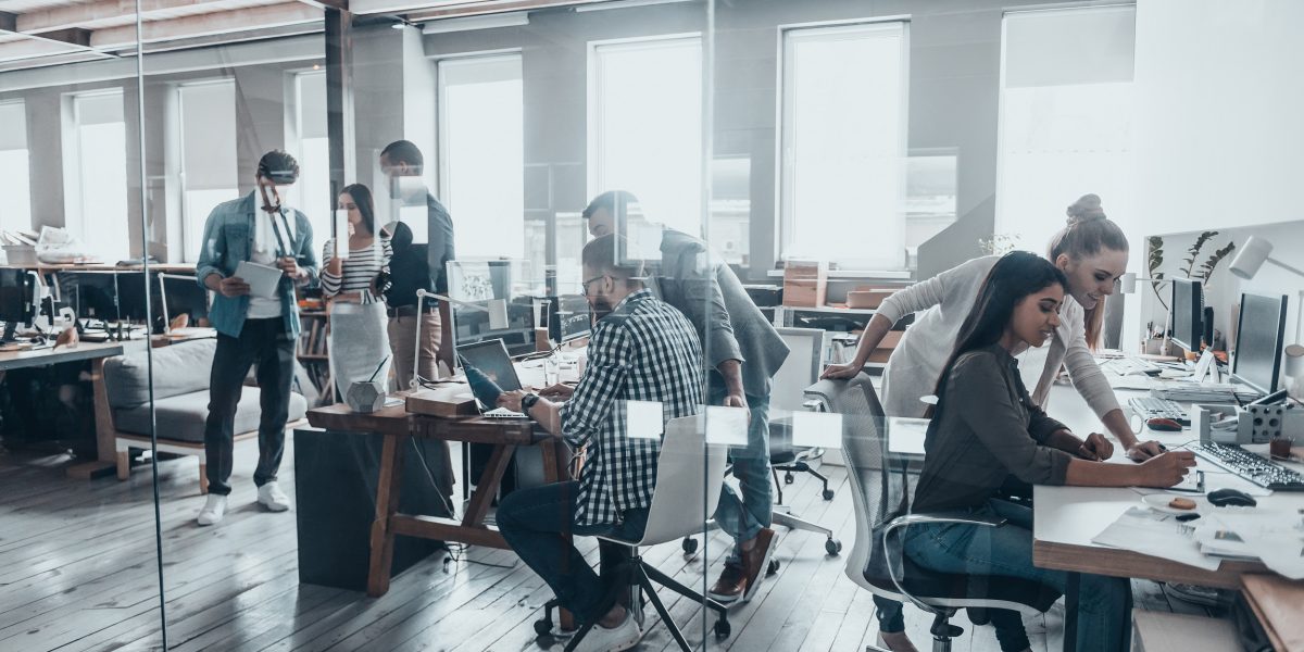 Cercetători: Un nou termen medical pentru teama de AI la locul de muncă