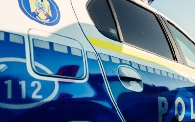 Un tânăr din Arad, arestat după ce a atacat un polițist pe autostradă și a încercat să-i fure arma Un tânăr de 19 ani din județul Bacău a fost arestat preventiv pentru 30 de zile după ce a agresat un polițist pe autostrada A1, în județul Arad