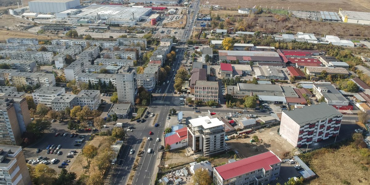 Guvernul reduce impozitul pentru clădirile vechi: Peste 42.000 de proprietari din Ploiești beneficiază Guvernul a adoptat o măsură care vizează reducerea impozitului pe clădiri în funcție de vechimea acestora