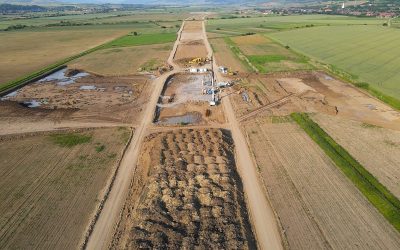 Descoperire arheologică inedită pe traseul autostrăzii A8: un mormânt simbolic de cal datând din secolele X-XIII Descoperiri arheologice importante au fost făcute în județul Neamț odată cu implementarea proiectelor de infrastructură, precum autostrăzile A7 și A8