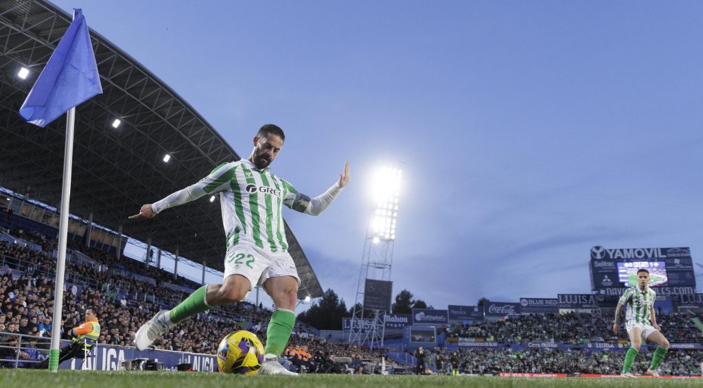 Dos victorias y dos empates lleva el Betis en sus cuatro últimas visitas al Coliseum, donde la pasada campaña ganó 1-2 con dos tantos de Isco (RBB)