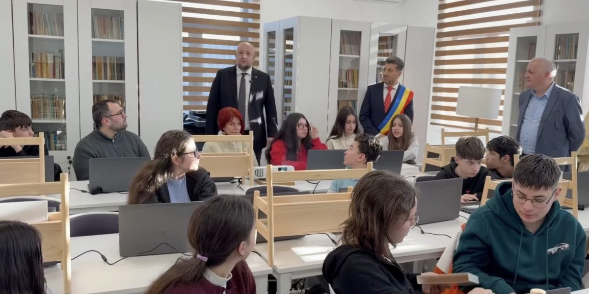 Gușoeni, Vâlcea: Biblioteca reînviată dintr-o ruină, devine un hub digital modern Comuna Gușoeni din județul Vâlcea a intrat pe harta digitală după inaugurarea noului sediu al bibliotecii locale
