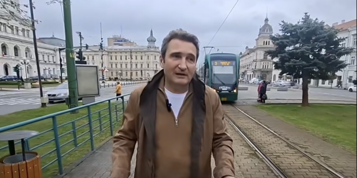 Arad introduce biletul de o zi la un leu pentru transportul public Primăria Arad va implementa un bilet de o zi pentru transportul public în municipiu, cu un cost de doar un leu