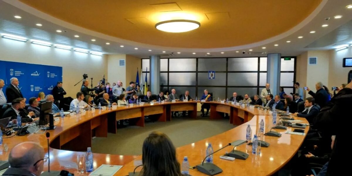 Câți bani primesc consilierii locali în 2026? Indemnizațiile consilierilor locali, stabilite în funcție de prezența la ședințe și de bugetul fiecărei localități, variază considerabil