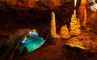 Descoperire uluitoare: Cea mai veche peșteră din lume a existat înaintea dinozaurilor Peșterile Jenolan din estul Australiei sunt considerate, conform majorității estimărilor geologice, cele mai vechi peșteri cunoscute din lume