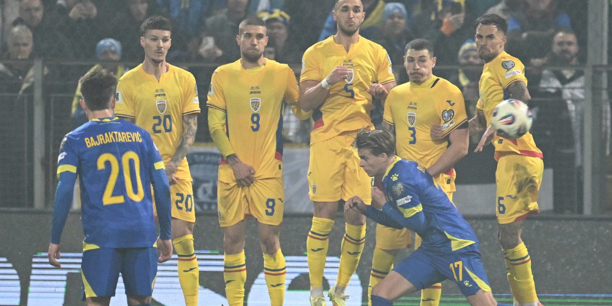 Dennis Man, „Jucătorul lunii” în Olanda, așteaptă cu nerăbdare barajul Turcia – România Atacantul român Dennis Man a fost desemnat „Jucătorul lunii februarie” în campionatul Olandei și a subliniat importanța crucială a meciului de baraj dintre Turcia și România