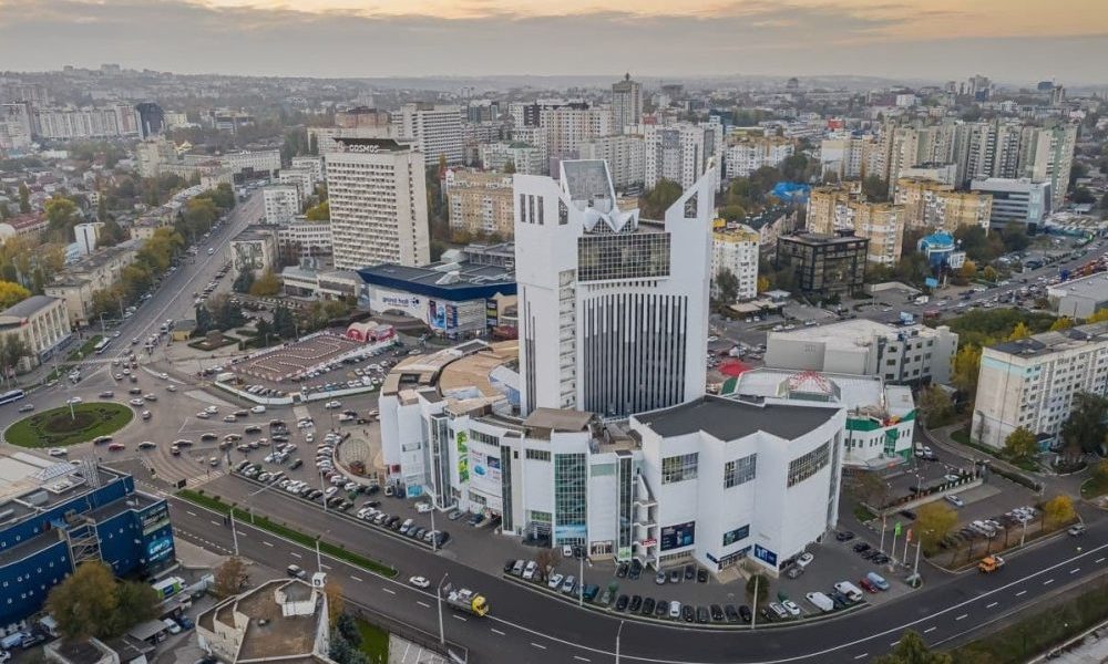 Criza energetică lovește Republica Moldova: Guvernul impune măsuri drastice de economisire Guvernul Republicii Moldova a emis un apel urgent la consumul rațional de energie electrică, pe fondul unui deficit semnificativ înregistrat vineri și al riscului deconectărilor temporare