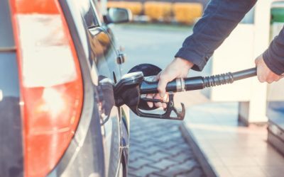 Guvernul caută soluții pentru prețul carburanților: Reducerea accizei, principala variantă analizată București – Guvernul României analizează intens măsuri pentru a stopa creșterea prețurilor la carburanți, principala variantă fiind reducerea accizei