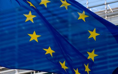 România va primi 150 de milioane de euro pentru investiții în baterii de stocare a energiei Comisia Europeană a aprobat schema de ajutor de stat notificată de Ministerul Energiei pentru a instala capacități de stocare a energiei electrice în România