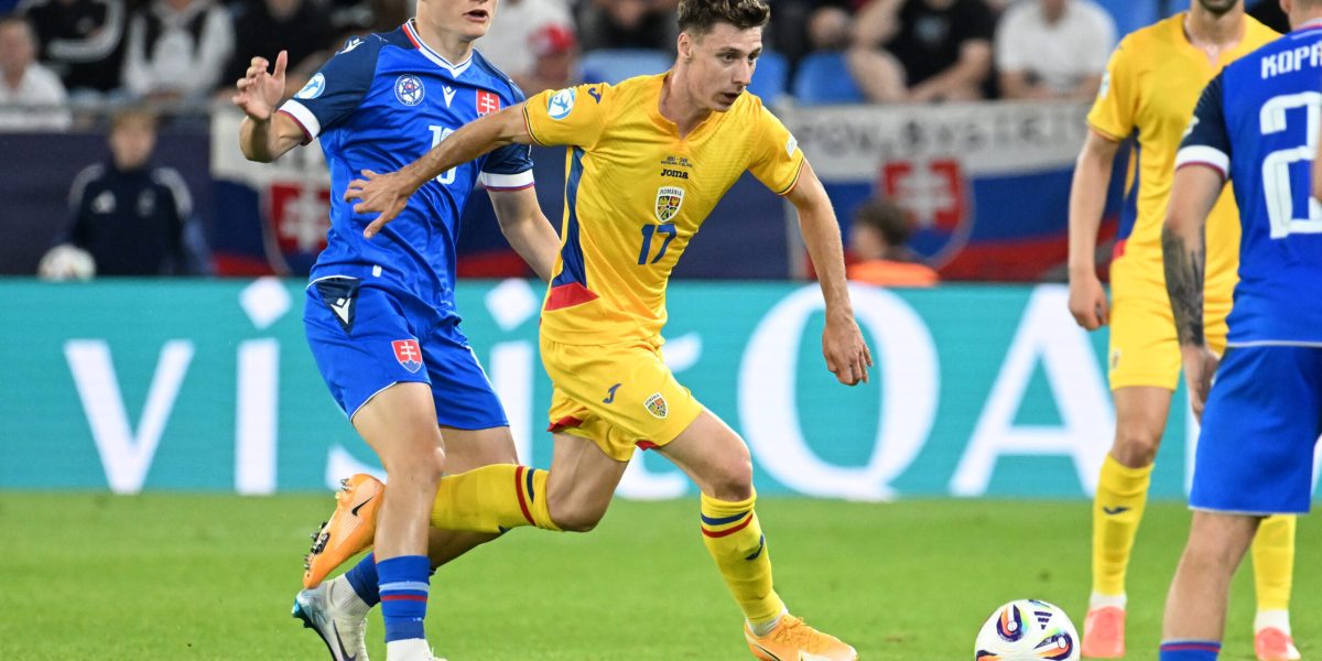 Mircea Lucescu surprinde cu o selecție pentru barajul mondial, ungurii reacționează Selecționerul Mircea Lucescu a anunțat vineri lista preliminară a jucătorilor pe care se va baza în barajul pentru calificarea la Cupa Mondială din 2026