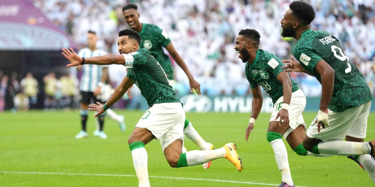 Marile surprize din istoria Cupei Mondiale: Când outsiderii înving giganții Cupa Mondială de fotbal, un eveniment cu o frecvență de patru ani, este scena unde cele mai bune națiuni ale lumii își dispută supremația