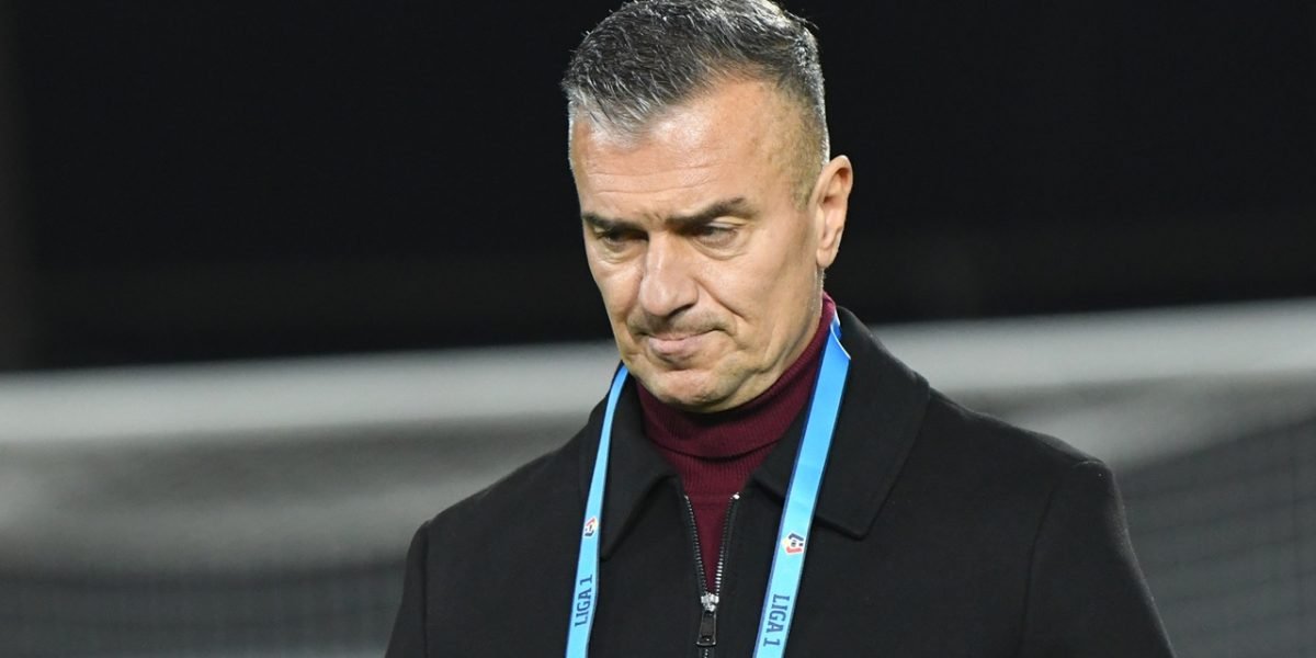 Tensiuni în stil mare în meciul CFR Cluj – Farul: Daniel Pancu și incidentul cu Cristi Panin Un meci tensionat în Superliga românească a fost marcat de un incident neobișnuit între Daniel Pancu și Cristi Panin, încheiat cu o reacție neașteptată a antrenorului CFR Cluj
