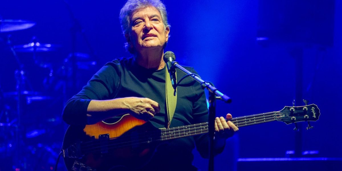 Iulian „Mugurel” Vrabete, basistul formaţiei Holograf, a murit. Mesajul colegilor din trupă după aflarea veștii