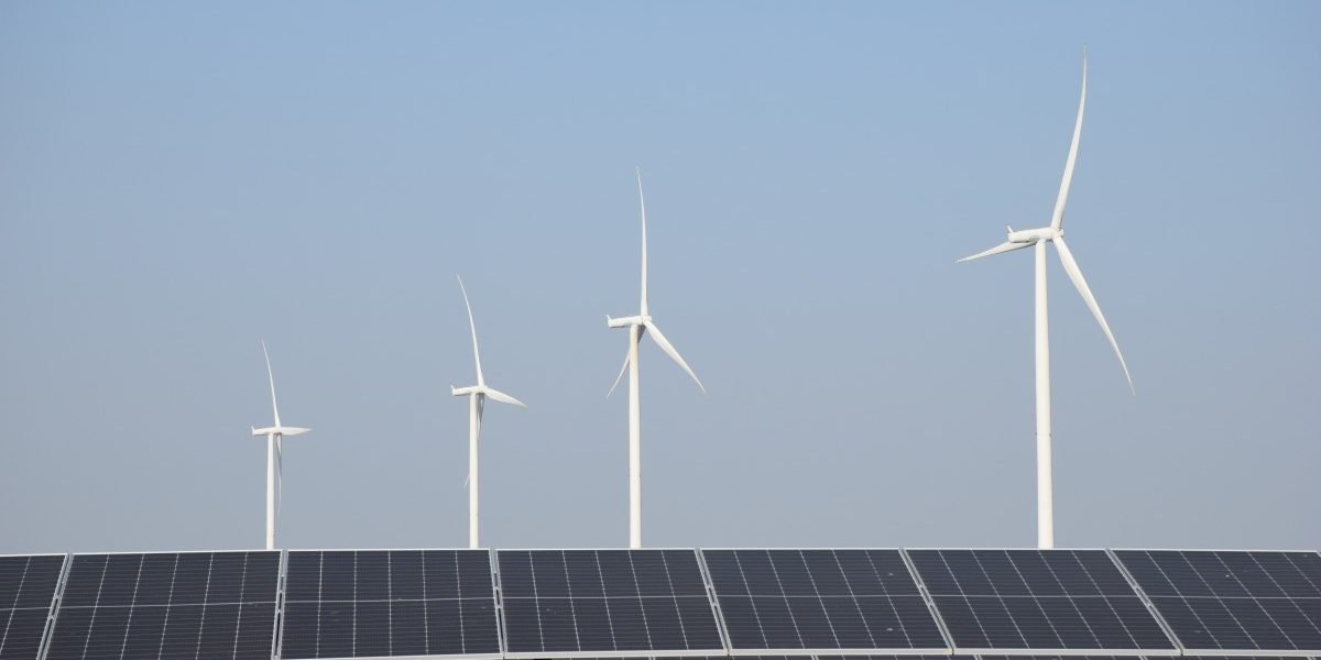 Piața europeană de electricitate trece cu bine de primul test serios de la criza energetică din 2022 Piața de electricitate din Europa se dovedește rezilientă în fața tensiunilor geopolitice recente, inclusiv a turbulențelor din Orientul Mijlociu, conform Bloomberg