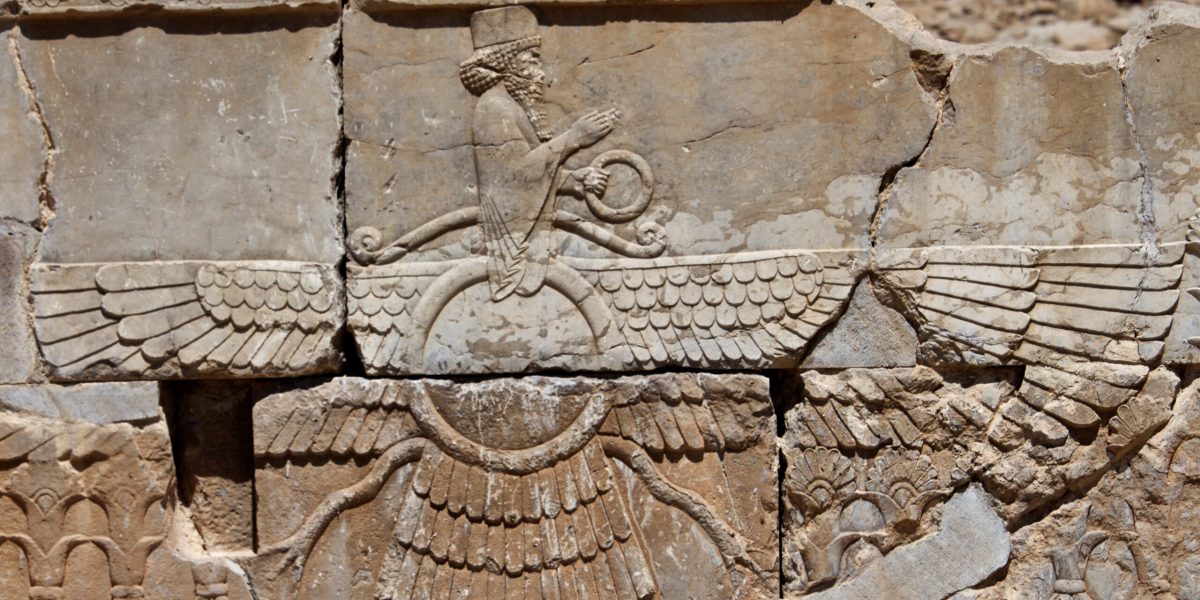 Zoroastrismul și influența sa asupra comunităților antice: Noi descoperiri surprinzătoare Noi cercetări arată că practicile religioase zoroastriene au avut un impact mult mai profund asupra comunităților învecinate decât se credea anterior