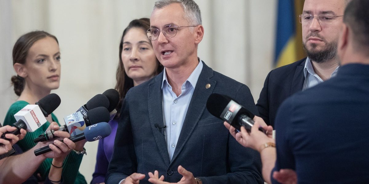 Stelian Ion critică propunerile pentru șefia parchetelor: „un total dispreț” Fostul ministru al Justiției, Stelian Ion, a criticat vehement, luni, propunerile actualului ministru, Radu Marinescu, pentru funcțiile de conducere ale Parchetului General, DNA și DIICOT