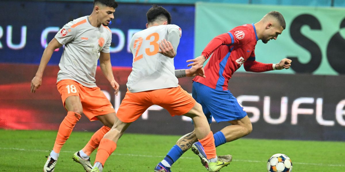 FCSB a debutat în play-out-ul Ligii 1 cu un meci împotriva echipei Metaloglobus, partida desfășurându-se duminică seara pe Arena Națională