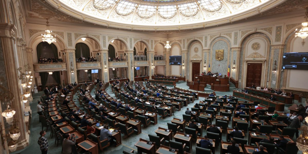 Moțiune împotriva ministrului Culturii, pe agenda Senatului O moțiune simplă îndreptată împotriva ministrului Culturii, Andras Istvan Demeter, va fi dezbătută și supusă votului luni, în plenul Senatului