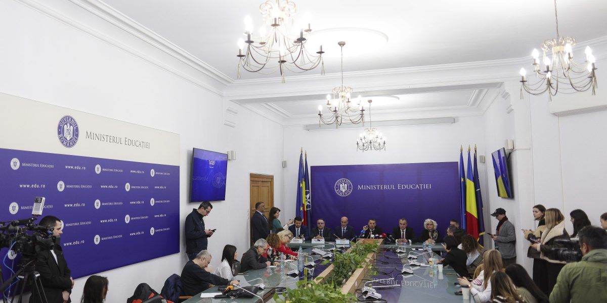 Mihai Dimian, propus de PNL pentru funcția de ministru al Educației Partidul Național Liberal a decis, în cadrul unei ședințe online desfășurate luni seara, să îl susțină pe Mihai Dimian pentru funcția de ministru al Educației