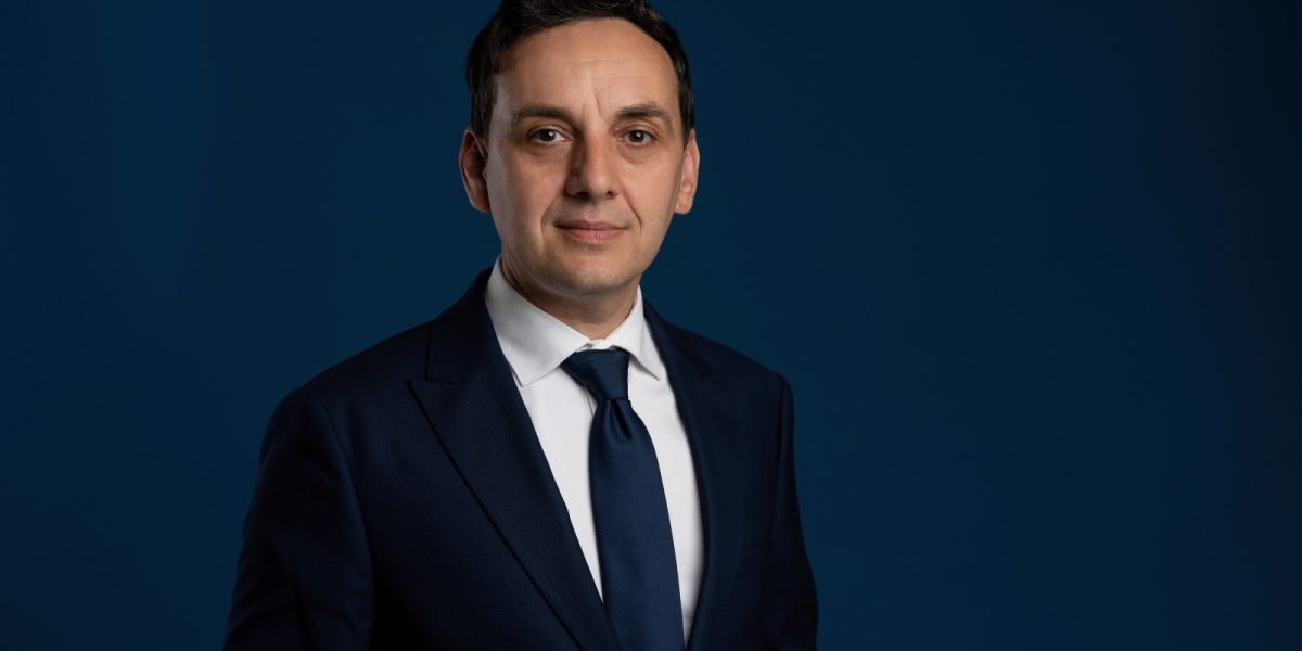 Avocatul Victor Stănilă: ICCJ și rolul CSM în reforma justiției Înalta Curte de Casație și Justiție (ICCJ) a ridicat o problemă importantă legată de independența justiției, atrăgând atenția asupra separării carierei judecătorilor de cea a procurorilor