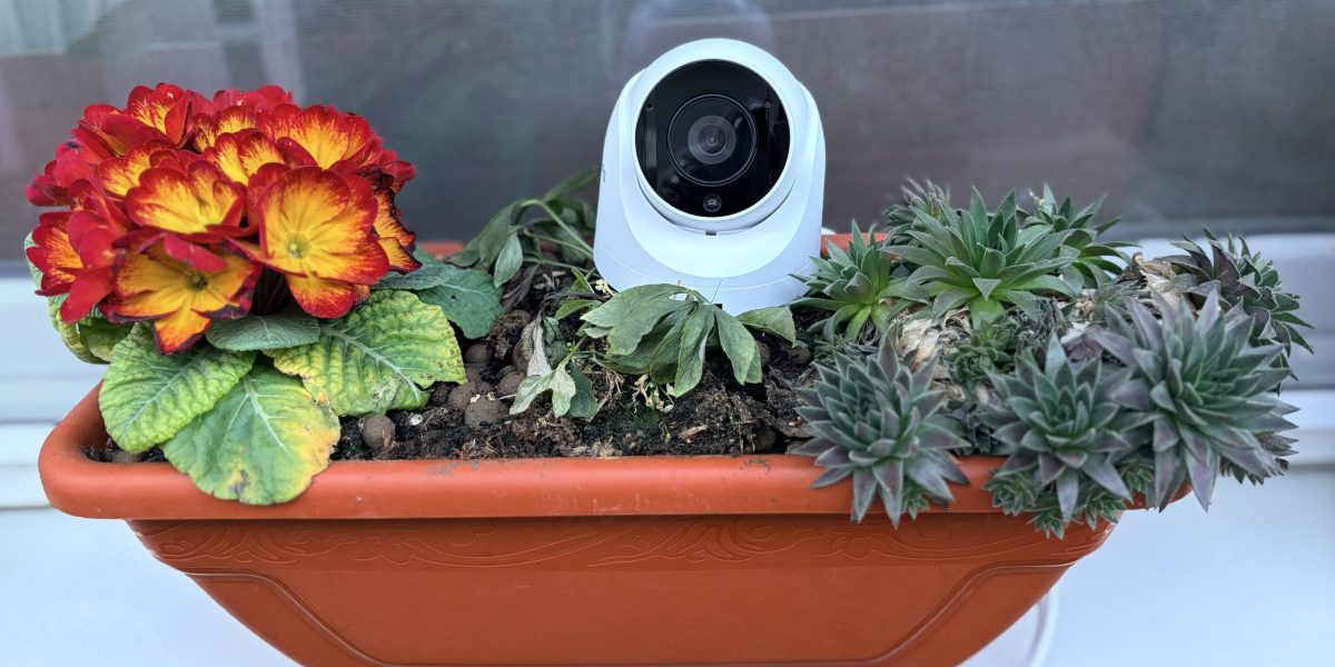 Synology TC500: Noua cameră de supraveghere cu accent pe simplitate și performanță Synology a lansat recent modelul TC500, o cameră de supraveghere tip turret care promite o combinație de calitate a imaginii, ușurință în utilizare și integrare cu ecosistemul propriu de produse