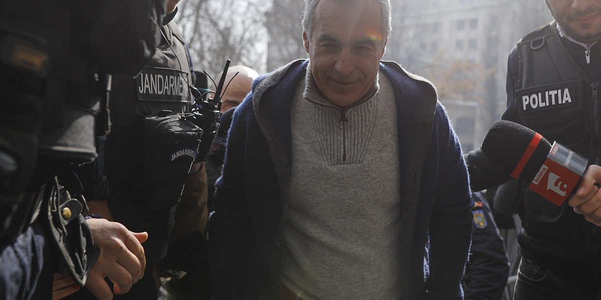 Nu am înființat și nu conduc un partid, declară oficial