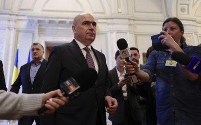 Guvernul pregătește măsuri pentru piața de carburanți Premierul Ilie Bolojan a anunțat că Guvernul va adopta miercuri sau joi o ordonanță de urgență pentru a aborda situația de criză de pe piața carburanților