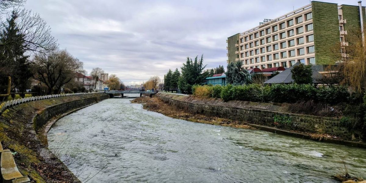 Vreme rece în Maramureș: Temperaturi sub cele normale, cer variabil Maramureșenii se pot aștepta la o zi răcoroasă, cu temperaturi ușor sub valorile normale pentru această perioadă