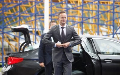 Tensiuni majore între Ungaria și Ucraina, pe fondul blocării fondurilor europene Ministrul de externe ungar, Peter Szijjarto, a acuzat Ucraina de șantaj, după ce președintele Volodimir Zelenski ar fi amenințat cu o acțiune militară împotriva premierului ungar Viktor Orban