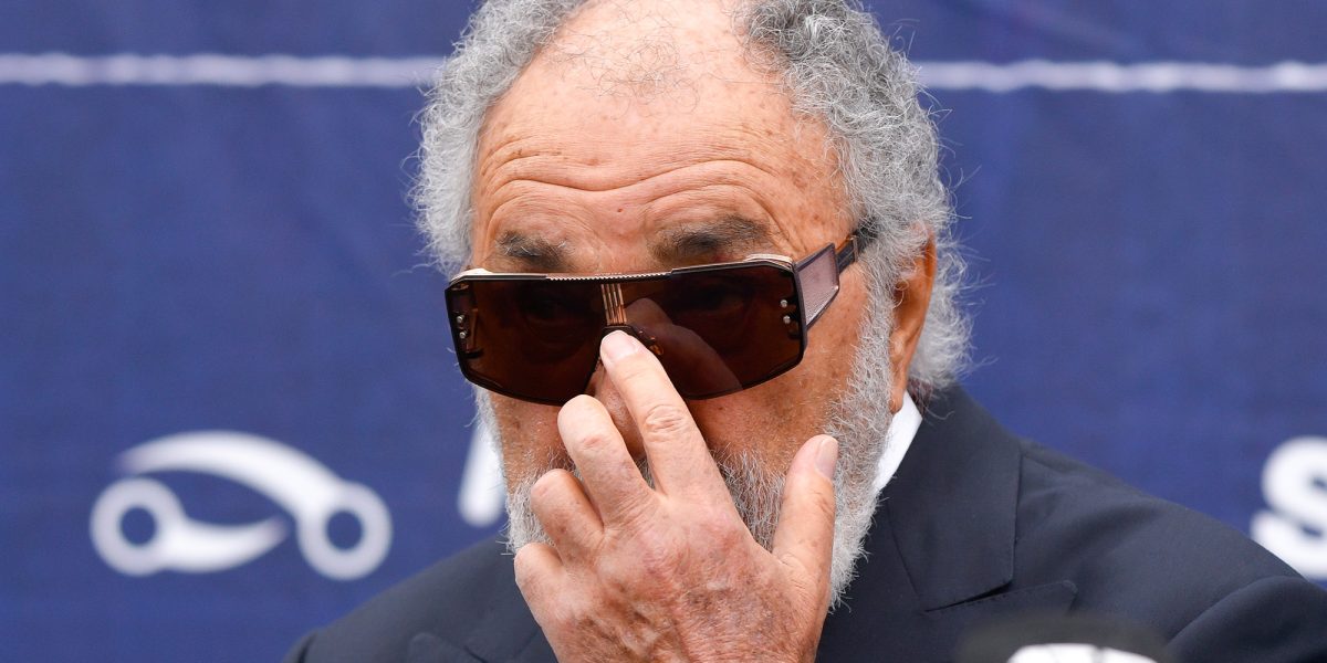 Țiriac a cumpărat o lucrare de-a Alessiei Năstase, fiica lui Ilie Năstase Omul de afaceri Ion Țiriac a achiziționat o serigrafie realizată de Alessia Năstase, fiica fostului mare tenismen Ilie Năstase