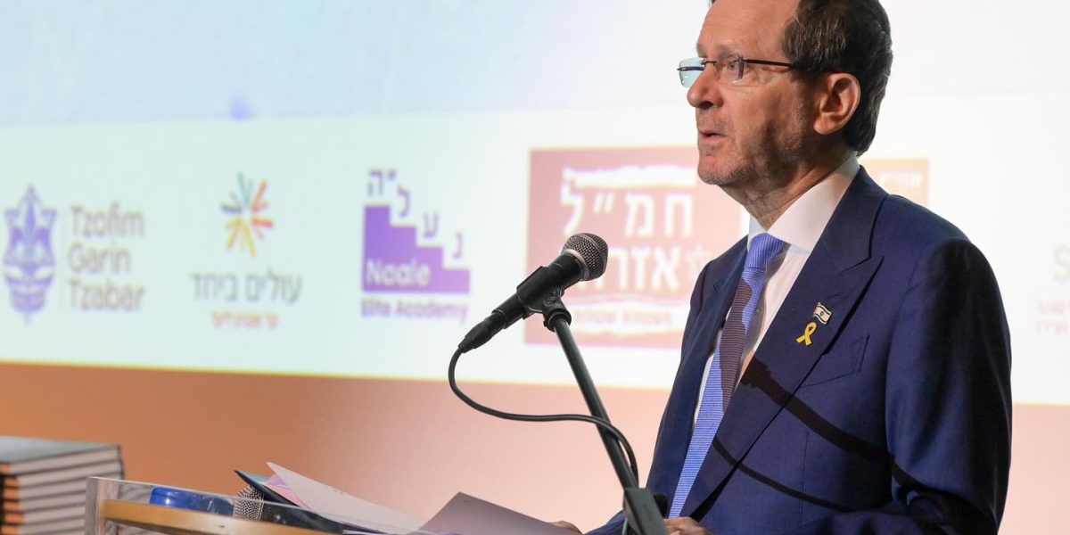 Donald Trump cere grațierea imediată a premierului Netanyahu Fostul președinte american, Donald Trump, a cerut public președintelui israelian Isaac Herzog să îl grațieze de urgență pe premierul Benjamin Netanyahu