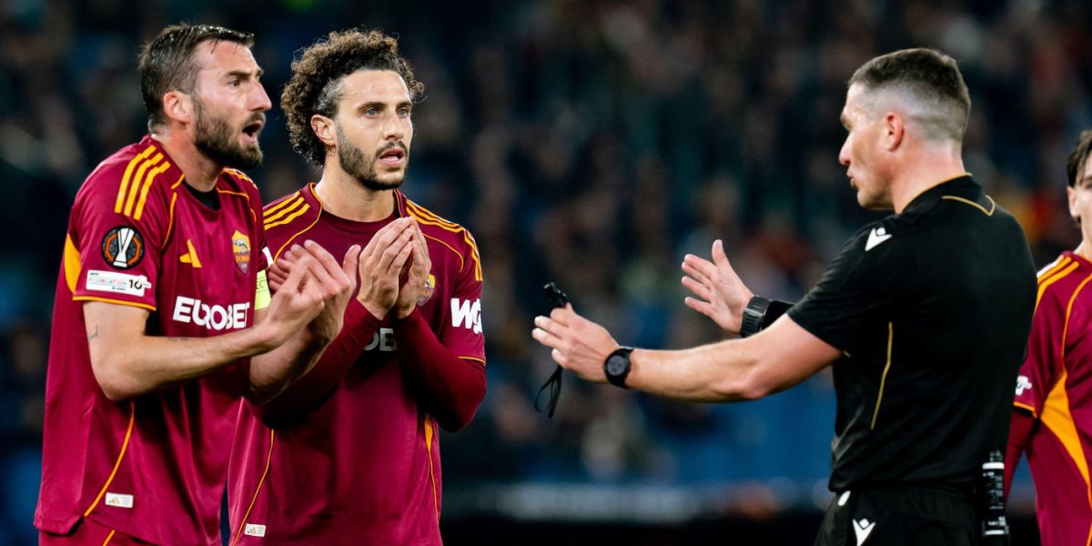 Istvan Kovacs, în centrul atenției la Roma – Bologna: Doi penalty-uri și o calificare în prelungiri AS Roma – Bologna a fost meciul serii în Europa League, cu o miză uriașă: calificarea în sferturile de finală
