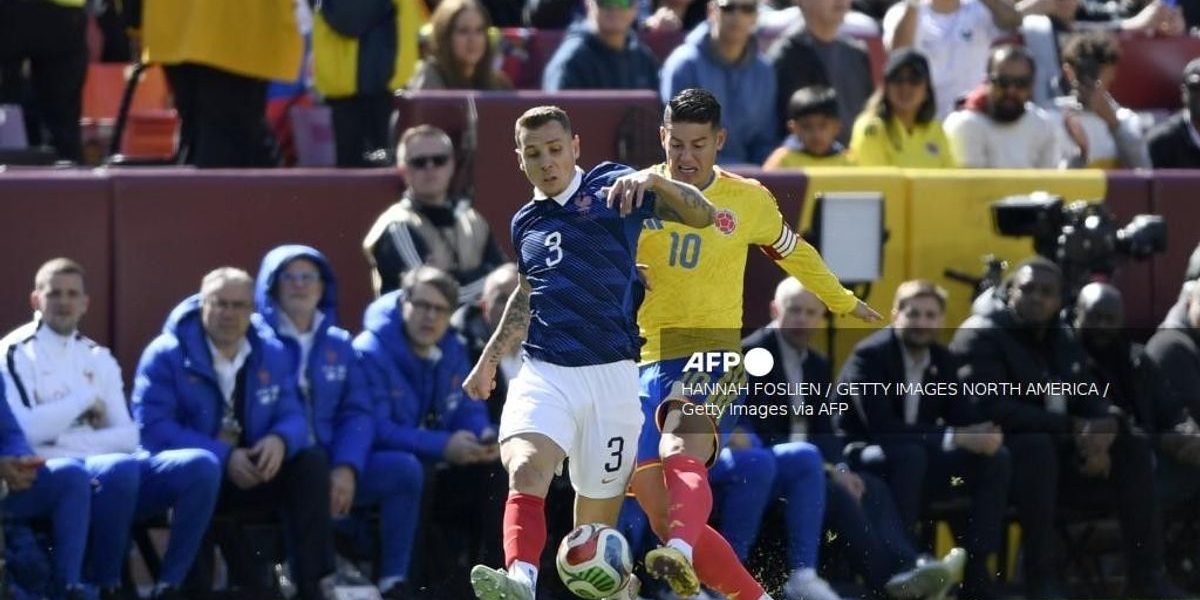 James y Lucho asustan a Francia: fuerte remate por poco es gol