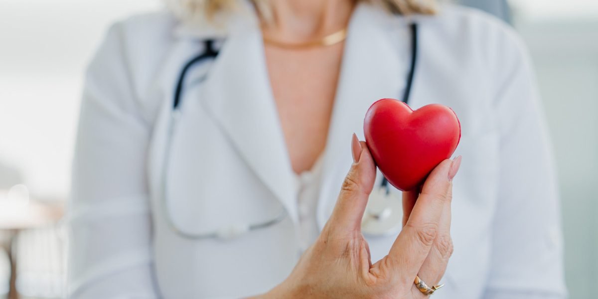 Femeile, risc crescut de infarct chiar și cu artere mai puțin afectate (studiu)