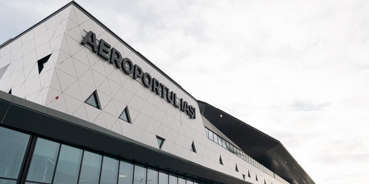 Terminalele Aeroportului Iași, funcționale fără autorizație de securitate la incendiu Inspectoratul pentru Situații de Urgență (ISU) Iași a confirmat pentru Digi24.ro că terminalele 3 și 4 ale Aeroportului Internațional Iași funcționează fără autorizație de securitate la incendiu