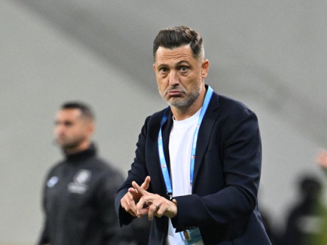 Becali îi oferă lui Rădoi un contract de peste un milion de euro pentru a rămâne la FCSB Mirel Rădoi, antrenorul FCSB, ar putea primi o ofertă generoasă din partea patronului Gigi Becali pentru a rămâne la echipă și din sezonul următor