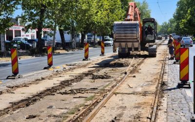 Reabilitarea liniilor de tramvai din București începe cu Dimitrie Pompeiu Administrația locală demarează lucrări majore de reabilitare a liniilor de tramvai din București, începând de mâine, 16 martie, pe o porțiune de aproximativ șase kilometri, pe traseul Bd