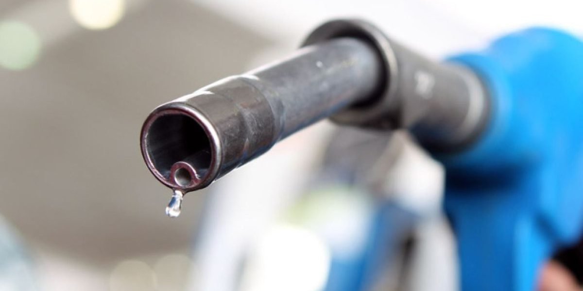 Benzina ar putea ajunge la 10 lei litrul: Ministrul Energiei recunoaște riscul scumpirii Prețul carburanților în România ar putea crește semnificativ, ajungând chiar la pragul psihologic de 10 lei pe litru, a avertizat ministrul Energiei, Bogdan Ivan