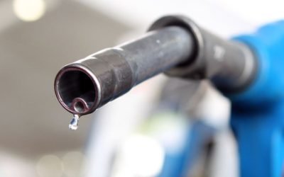 Benzina ar putea ajunge la 10 lei litrul: Ministrul Energiei recunoaște riscul scumpirii Prețul carburanților în România ar putea crește semnificativ, ajungând chiar la pragul psihologic de 10 lei pe litru, a avertizat ministrul Energiei, Bogdan Ivan