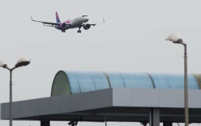 Români repatriați din Orientul Mijlociu, dar cu nemulțumiri legate de sprijinul autorităților Două avioane TAROM au aterizat la noapte pe Aeroportul Otopeni, aducând acasă 318 români blocați în Orientul Mijlociu