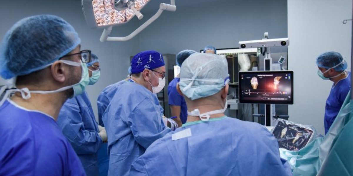 Tehnologie inovatoare: Protezarea genunchiului devine mai sigură