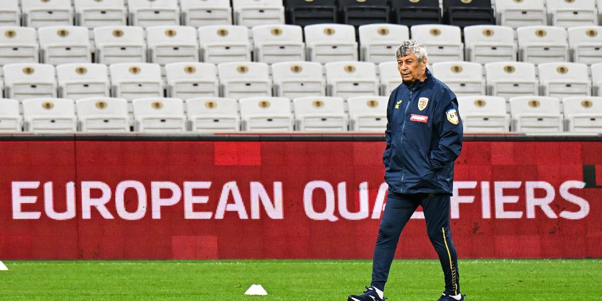 Mircea Lucescu, selecționerul echipei naționale, transportat la spital după ce i s-a făcut rău Selecționerul echipei naționale de fotbal a României, Mircea Lucescu, a fost transportat de urgență la spital, luni, după ce i s-a făcut rău în timpul ședinței tehnice premergătoare ultimului antrenament înaintea meciului amical cu Slovacia