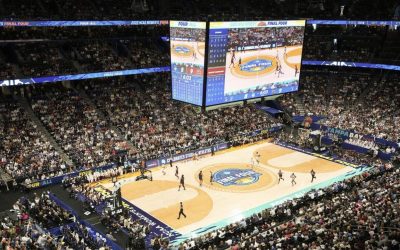 Startul nebuniei „March Madness” în baschetul feminin: Programul și echipele participante în 2026 Bucuria „March Madness” revine pentru fanii baschetului feminin! Pe 15 martie, s-a anunțat componența celor 68 de echipe care vor lupta pentru titlul de campioană în turneul NCAA din 2026