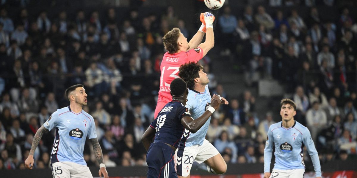 Europa League și Conference League: Rezultate și participare românească Seara de joi a fost plină de meciuri în Europa League și Conference League, cu echipe luptând pentru a avansa în fazele superioare ale competițiilor